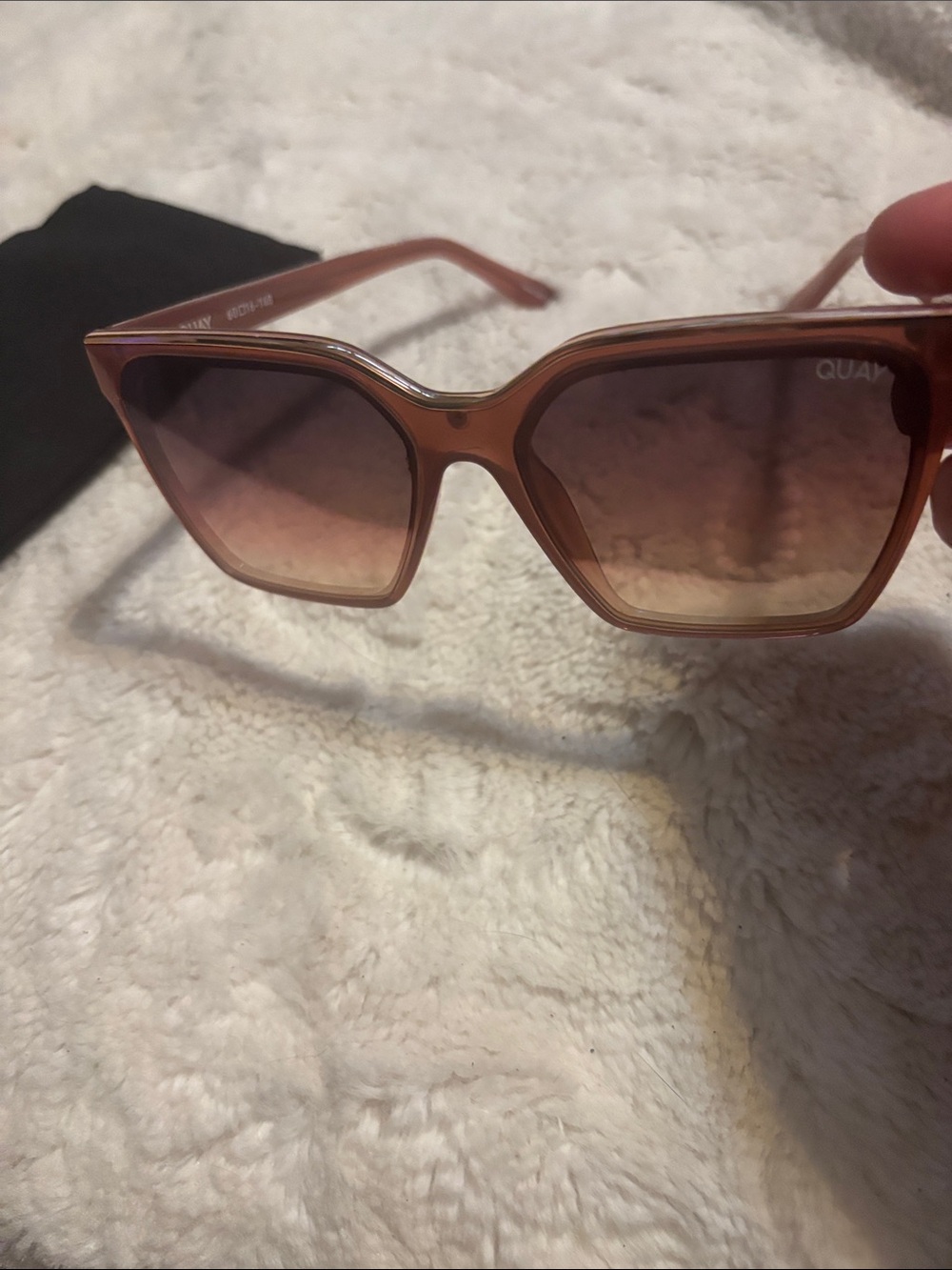 Quay rose gold sunglasses - Picture 2 of 9